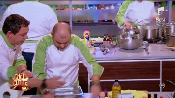 După doi eliminați, conflictul continuă &icirc;n echipa lui Chef Bontea: &rdquo;&Icirc;l las pe el să decidă. S-ar putea să fie norocul prostului!&rdquo;