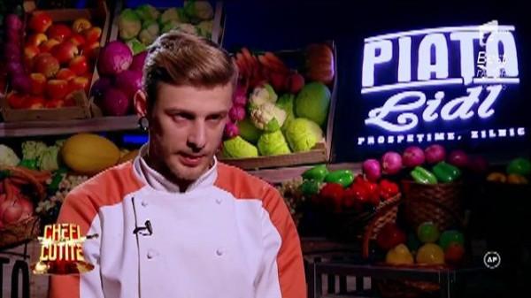 Mov sau portocaliu? Concurenții celor două echipe se &icirc;ntrec la duel