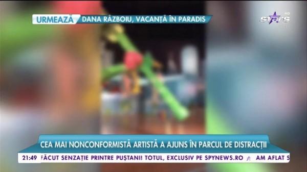 &rdquo;Cine m-a făcut om mareee?&rdquo; Care om mare?? Delia a dat &icirc;n mintea copiilor imediat ce a ajuns &icirc;ntr-un... parc de distracții