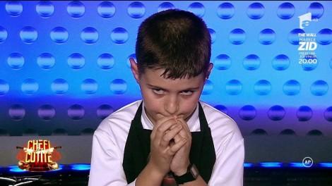 ”În loc de mașinuțe și jucării, el își lua cuțite și oale!” Pare de domeniul SF, dar puștiul ăsta curăță și filetează pește. La zece ani!