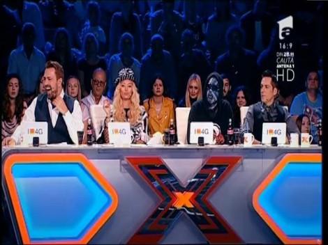 Andreea Alupei, apariţie excentrică la "X Factor". Carla's: "Dă-ţi o notă şi alege dacă vrei să mergi mai departe". Decizia tinerei le lasă pe celelalte concurente cu gura căscată