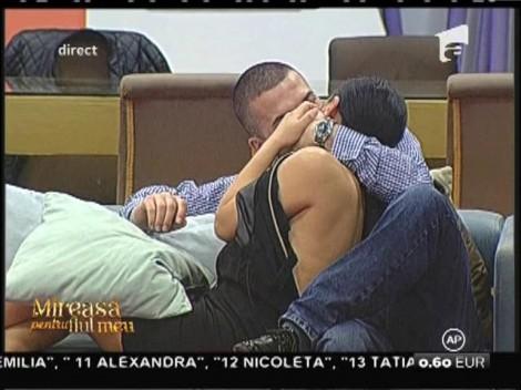 Video INCENDIAR! Mihaela şi Constantin nu s-au mai putut abţine şi s-au dezlănţuit! Ipostazele extrem de "periculoase" în care au fost surprinşi cei doi concurenţi de la "Mireasă pentru fiul meu"