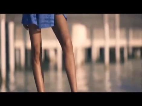 Apariţie SENZAŢIONALĂ a Oanei Zăvoranu! Imagini HOT cu vedeta în bikini! Nu crezi că are 42 de ani!