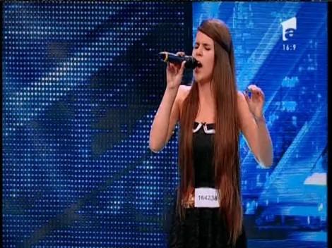 Anamaria Blaga pare o copilă delicată, dar ascunde o voce DIVINĂ! "Cred că X Factor e la tine anul acesta. Şi l-am căutat aşa de mult"