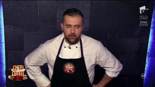 Dănuț Tudor e bucătar-șef &icirc;n Anglia și vrea imposibilul: &bdquo;Vreau să iau toate cele trei cuțite, n-aș fi mulțumit cu două!&rdquo;/ Scărlătescu: &bdquo;Volumetric vorbind, e FARFURIA IDEALĂ!&rdquo;