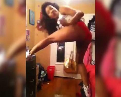 VIDEO:O adolescentă dezinhibată face furori pe Internet. Uite ce lasciv dansează!