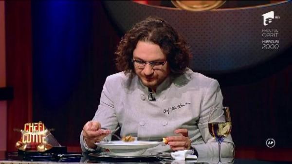 Scărlătescu, față &icirc;n față cu doi prieteni buni! "- De ce ați venit, mă, cu două v&acirc;sle? - Păi ce, crezi că iei bătaie doar de la unul?"