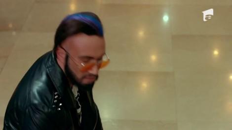 Bătaie ca-n șapte păcate în recepția unui hotel din Paris. Roby Roberto și Malone schilodesc un hamal!