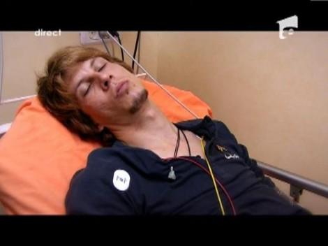 Dupa fiecare verdict, Tudor Turcu e asteptat in culise de o echipa de medici