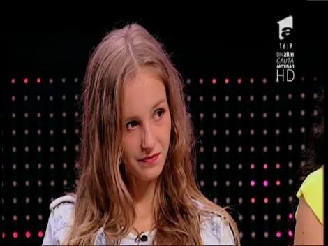 Fata cu vocea "pe bigudiuri" i-a dat pe spate pe juraţi! Izabela Simion, moment de excepţie la X Factor. "Never Forget You", variantă specială: "A fost enervant de bine"