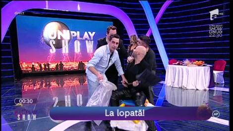 "La lopată!", primul joc al serii la "Uniplay Show". Cum s-au descurcat vedetele la deszăpezit platoul? "Mai bine să facem nişte îngeraşi"