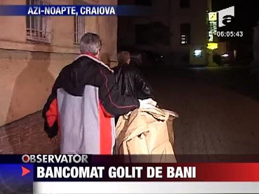 Bancomat golit de bani