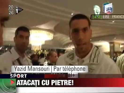 Atacati cu pietre!