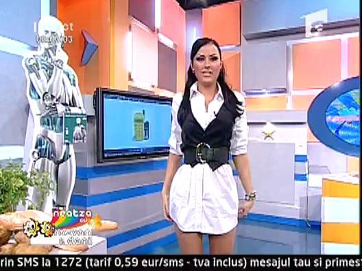 Daniela in camasa lui Vladutz