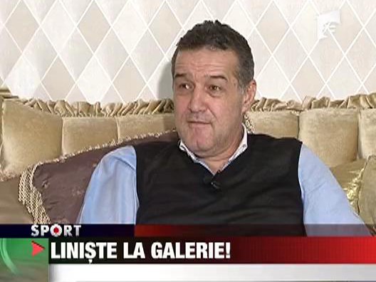 Liniste la galerie!