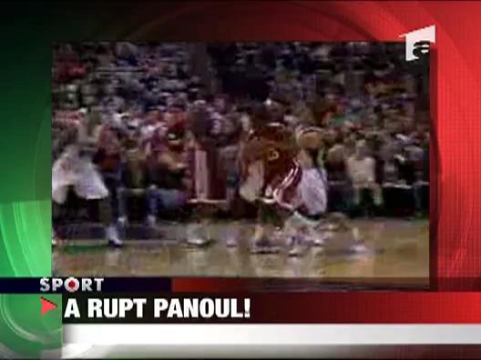 A rupt panoul!