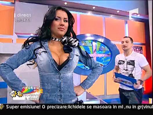 Daniela isi numara fustele