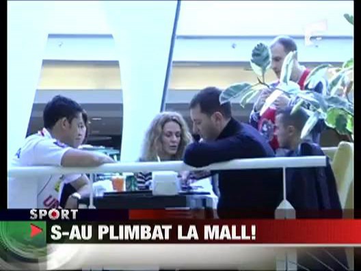 Tricolorii s-au plimbat la mall
