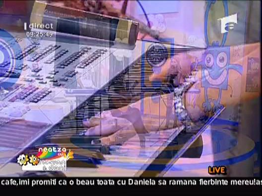 Kristine canta live