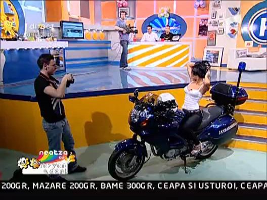 Daniela, sedinta foto la Neatza