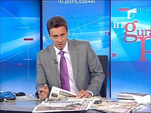 Mircea Badea: &ldquo;Diferenta de baza intre Basescu si Ceausescu este ca Basescu a fost ales in mod democratic &ldquo;