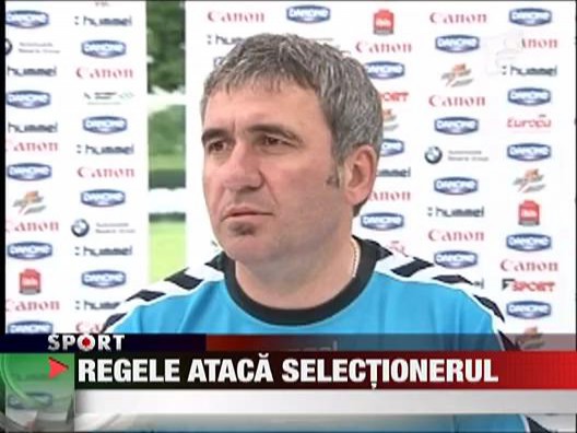 Hagi il ataca pe selectioner