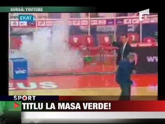 Titlu la masa verde