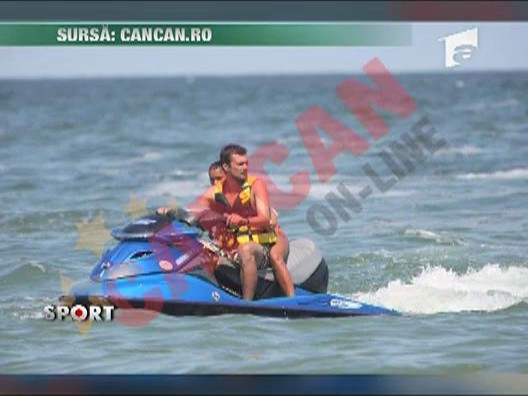 Tamas si-a petrecut vacanta alaturi de iubita, in Mamaia