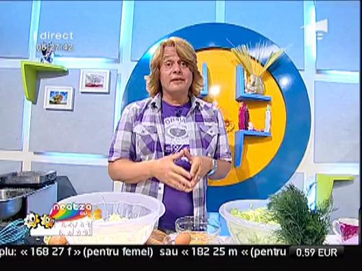 Vladut gateste dovlecei cu branza la cuptor