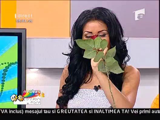 Daniela primeste flori in direct