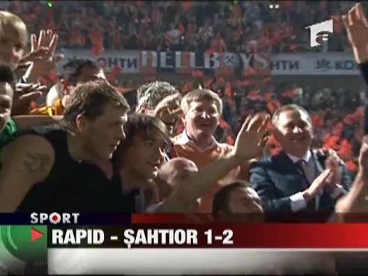 Lucescu, asteptat cu flori la aeroport