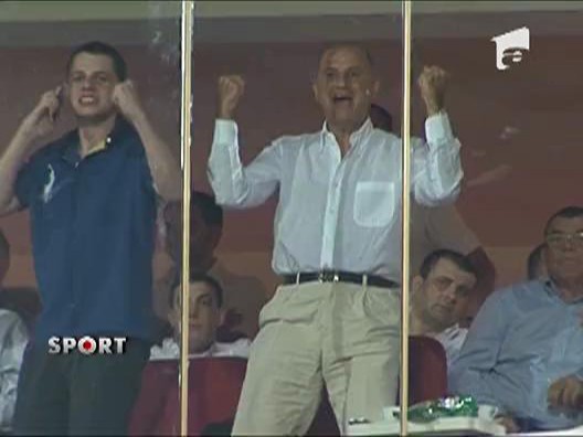 Razboi total intre Copos si Becali