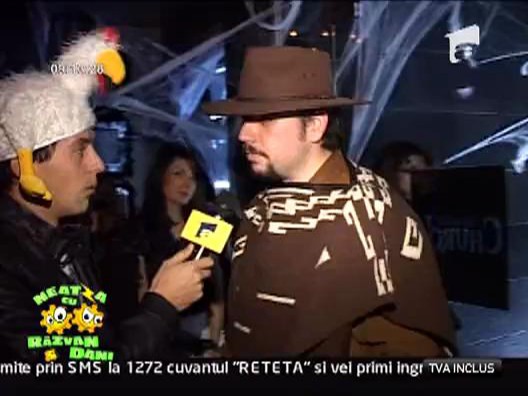 Materian Duta in club de Halloween