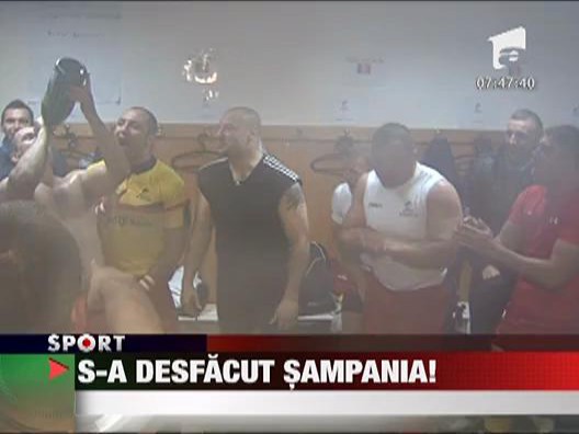 S-a desfacut sampania in vestiarul Stejarilor