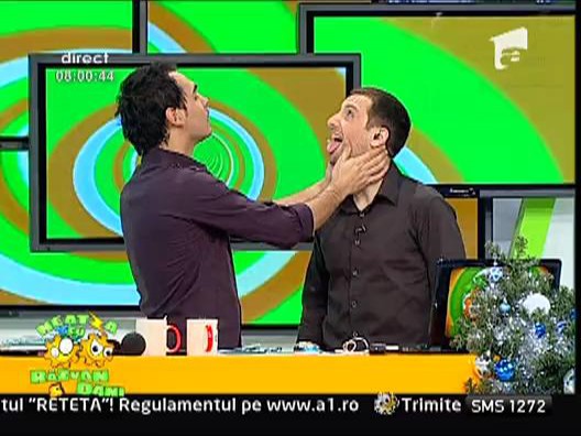 Razvan ii citeste in ceru guri lui Dani