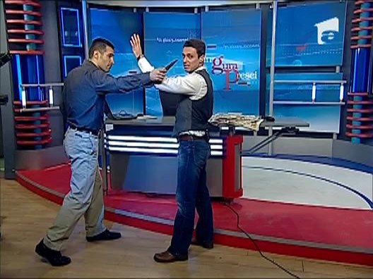 Mircea Badea, demonstratie de autoaparare