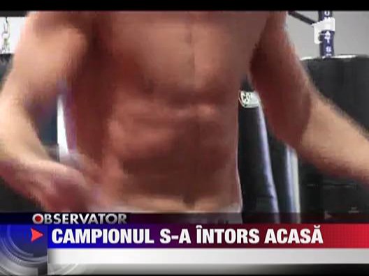 Campionul Lucian Bute s-a intors in tara