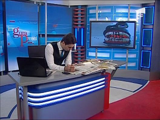 TVR pupa poalele lui Boc, Udrea, si Flutur
