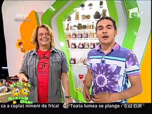 Dulceata de caise si capsuni cu vin alb in stil italian