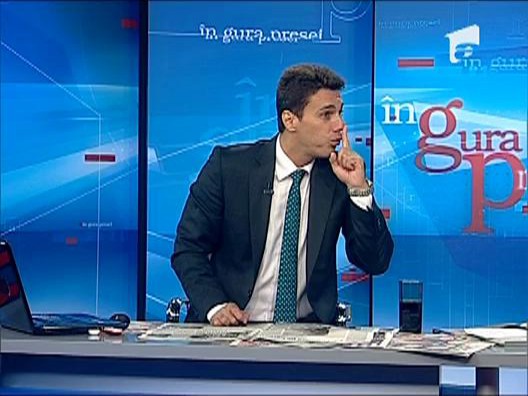 Mircea Badea: "Basescu crede ca nimic in lume nu se compara cu a fi capitan de nava"