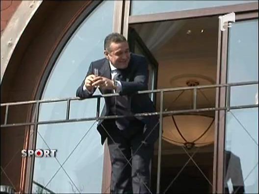 Gigi Becali s-a impacat cu Giovanni Becali