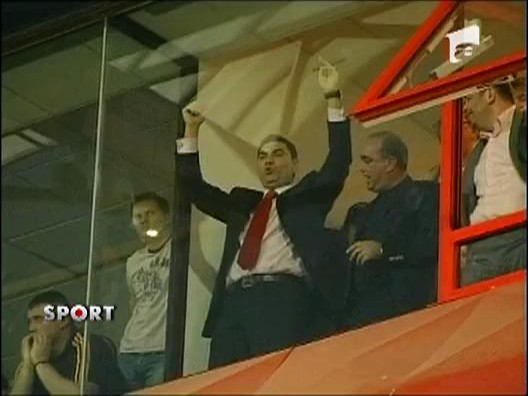 Nasul Gigi Becali il copie pe finul Borcea