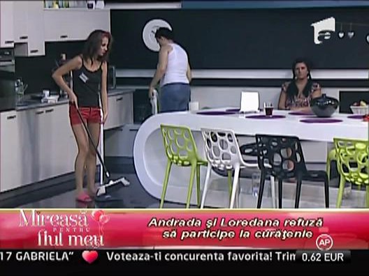 Loredana si Andrada sunt deranjate de observatiile anumitor fete