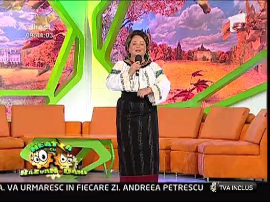 Laura Lavric- "Scripcuta de lemn uscat"