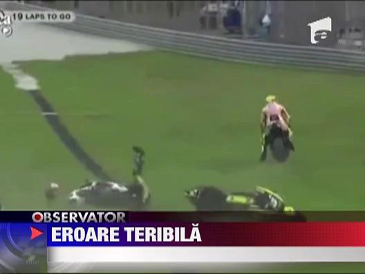 Marco Simoncelli a fost scapat de pe targa in drum spre ambulanta