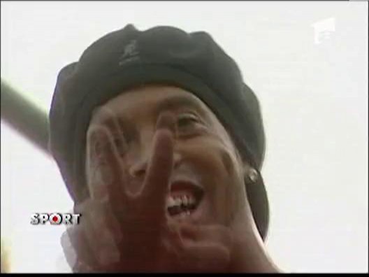 Ronaldinho si-a facut-o cu mana lui