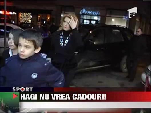 Hagi il asteapta pe Mos Nicolae