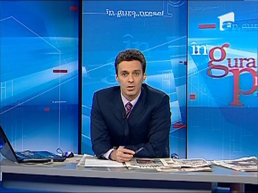 Mircea Badea: "Basescu cand vine cu aere de economist e penibil"