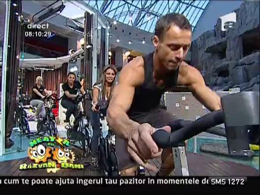 Exercitii cardio pe bicicleta cu Roxana Vancea