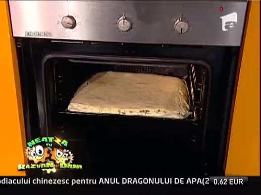 Placinta cu branza si stafide